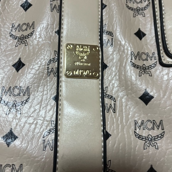 MCM TOTE (TAN) - Picture 3 of 4